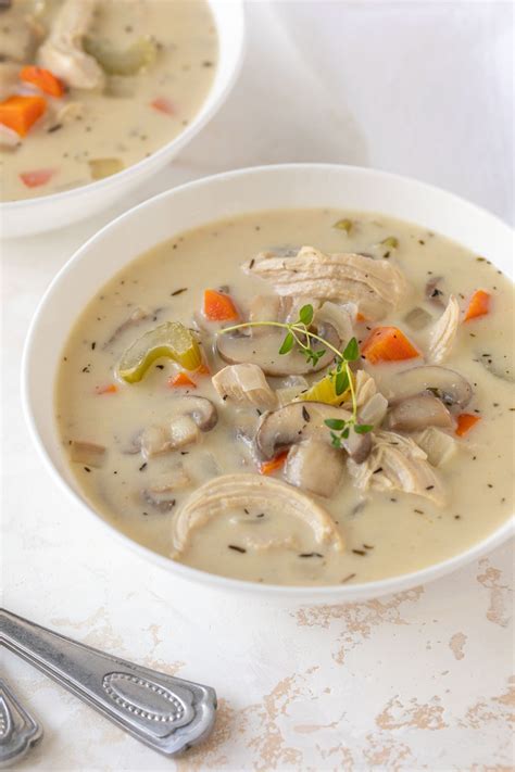 How much fat is in creamy mushroom chicken soup - calories, carbs, nutrition