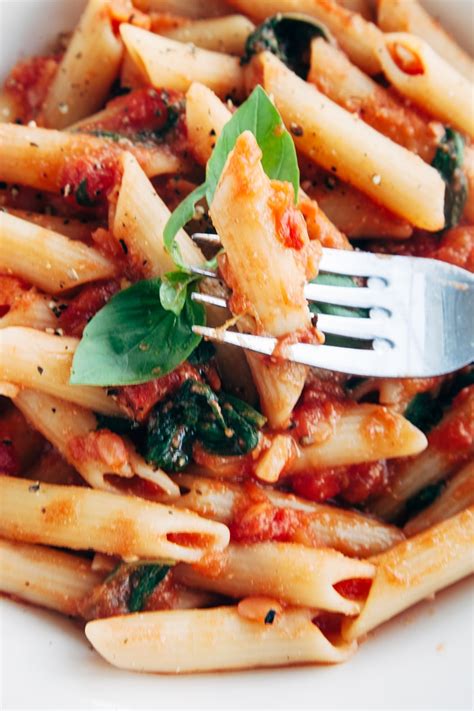 How much fat is in creamy tomato basil penne - calories, carbs, nutrition