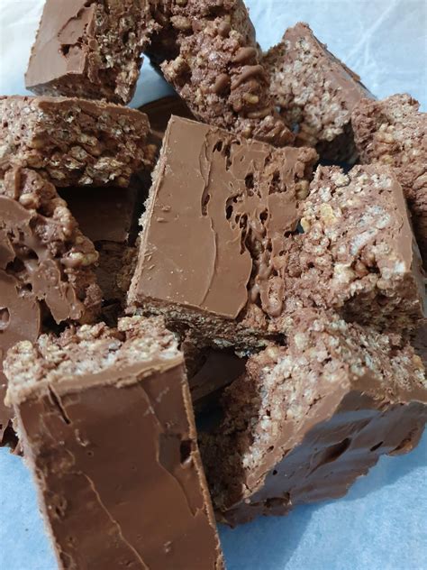 How much fat is in crispie dipper bar - calories, carbs, nutrition