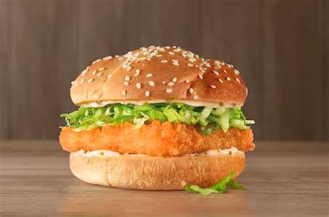 How much fat is in crispy fish sandwich - calories, carbs, nutrition