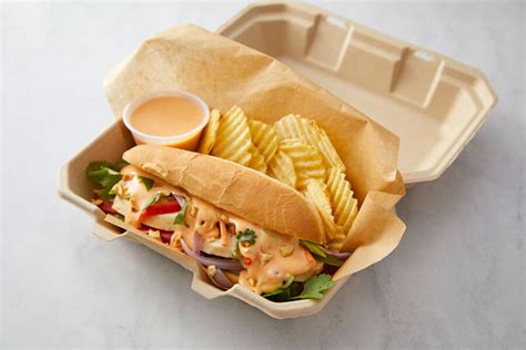 How much fat is in crispy thai chicken sandwich - calories, carbs, nutrition