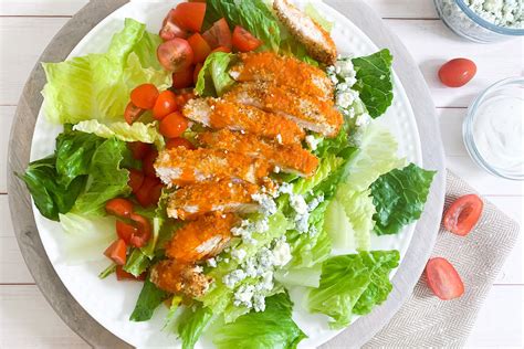 How much fat is in crispybuffalo chicken salad - calories, carbs, nutrition