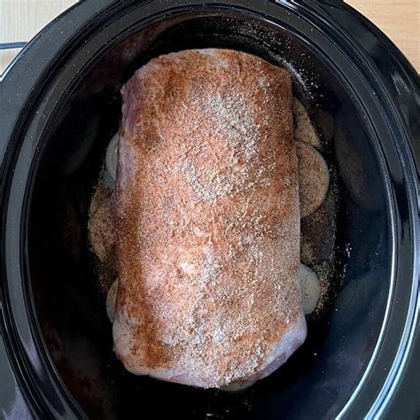 How much fat is in crock-pot roast - calories, carbs, nutrition