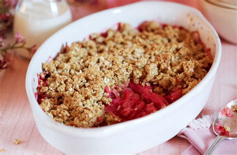 How much fat is in crumble topping - calories, carbs, nutrition