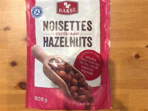 How much fat is in crunchy hazelnuts - calories, carbs, nutrition