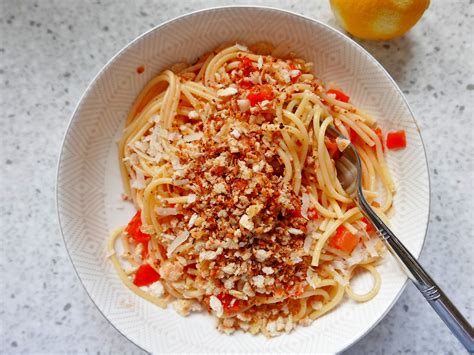 How much fat is in crunchy pasta topping - calories, carbs, nutrition