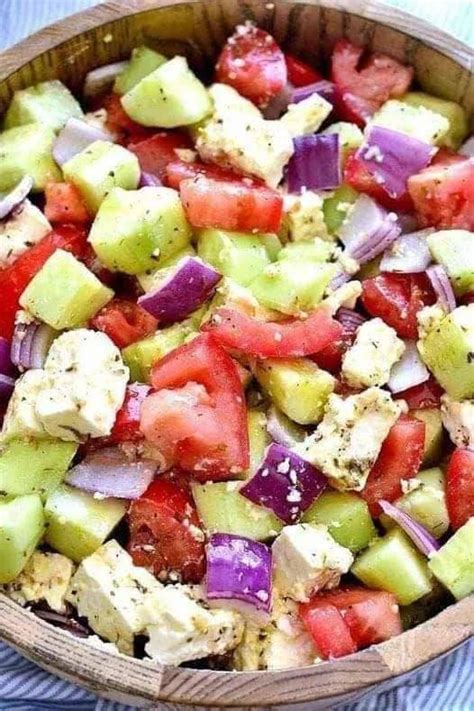 How much fat is in cucumber salad - calories, carbs, nutrition