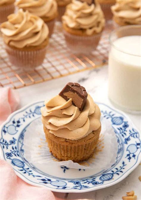 How much fat is in cupcake peanut butter conv 1 ea - calories, carbs, nutrition