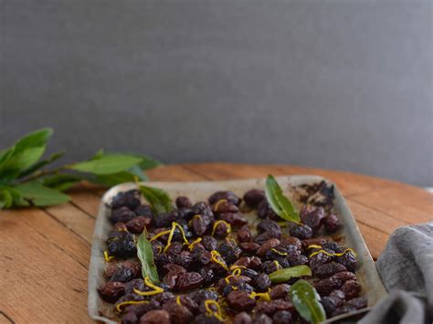 How much fat is in cured olives with preserved lemon - calories, carbs, nutrition