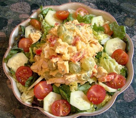 How much fat is in curried chicken salad with fruit - calories, carbs, nutrition