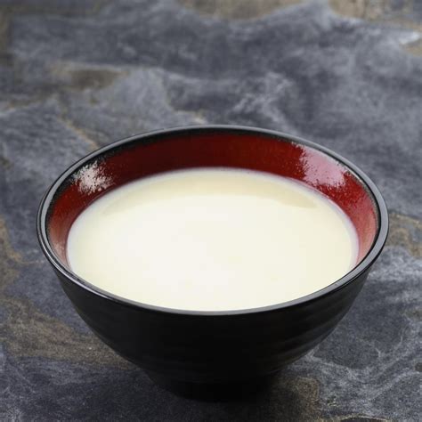 How much fat is in custard sauce - calories, carbs, nutrition