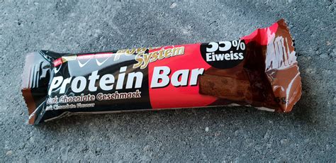 How much fat is in dark chocolate protein bar - calories, carbs, nutrition