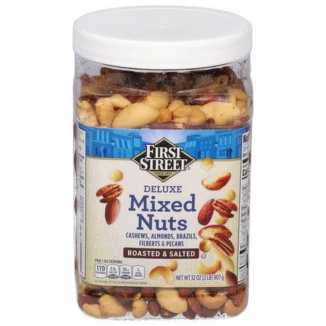 How much fat is in deluxe roasted mixed nuts - calories, carbs, nutrition