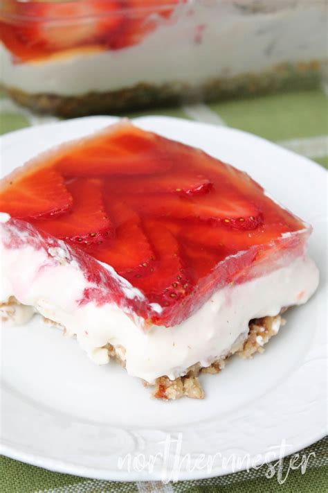 How much fat is in dessert, strawberry pretzel (bostwick) - calories, carbs, nutrition