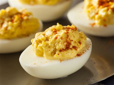 How much fat is in deviled egg halves - calories, carbs, nutrition