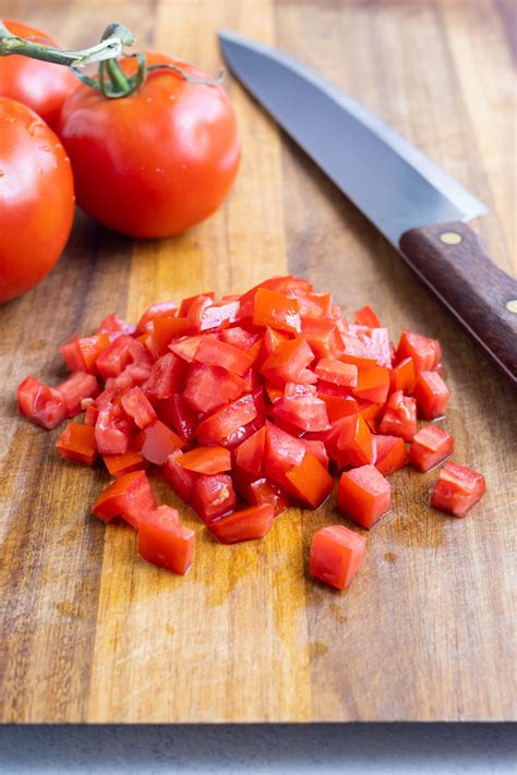 How much fat is in diced fresh tomatoes - calories, carbs, nutrition