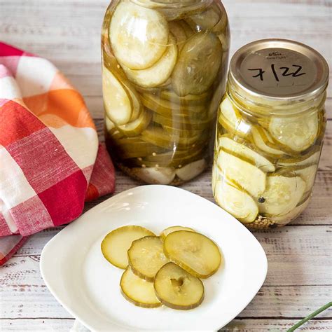 How much fat is in dill pickle slices - calories, carbs, nutrition