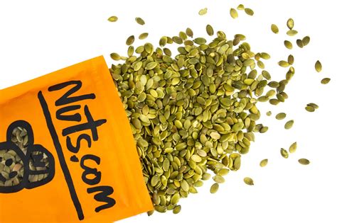 How much fat is in dry roasted pepitas - calories, carbs, nutrition