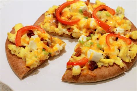 How much fat is in egg breakfast flatbread pizza - calories, carbs, nutrition