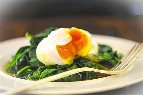 How much fat is in egg florentine and goat cheese crepe (73867.0) - calories, carbs, nutrition