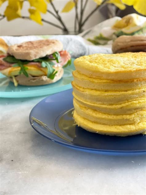 How much fat is in egg patty sandwich (8595.0) - calories, carbs, nutrition