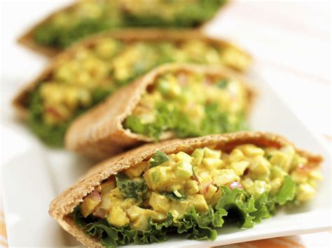 How much fat is in egg salad in a whole wheat pita (1932.24) - calories, carbs, nutrition