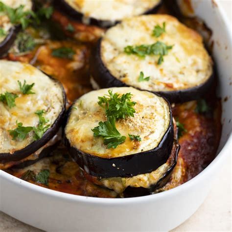 How much fat is in eggplant parmesan casserole - calories, carbs, nutrition