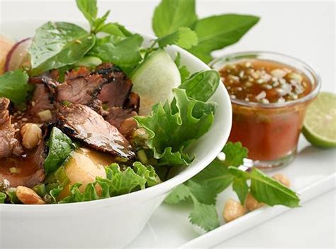How much fat is in elements - dressing sweet chili vinaigrette - calories, carbs, nutrition