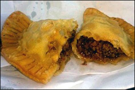 How much fat is in empanadas - calories, carbs, nutrition