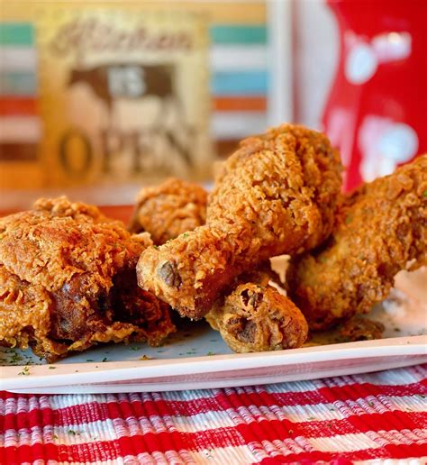 How much fat is in extra crispy fried chicken - calories, carbs, nutrition