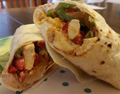 How much fat is in fajita rolls - calories, carbs, nutrition