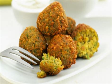 How much fat is in falafel - calories, carbs, nutrition