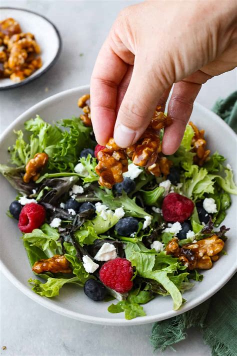 How much fat is in farm salad with candied walnuts (27113.0) - calories, carbs, nutrition