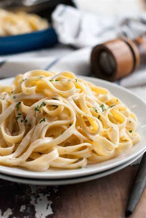 How much fat is in fettuccine pasta - calories, carbs, nutrition