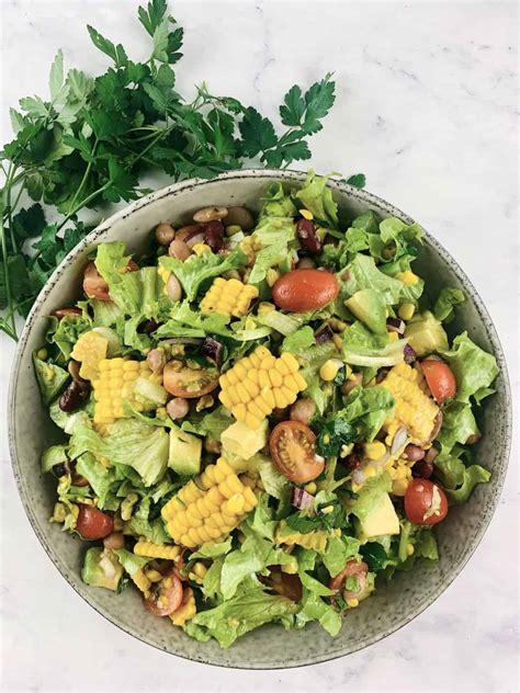 How much fat is in fiesta salad - calories, carbs, nutrition