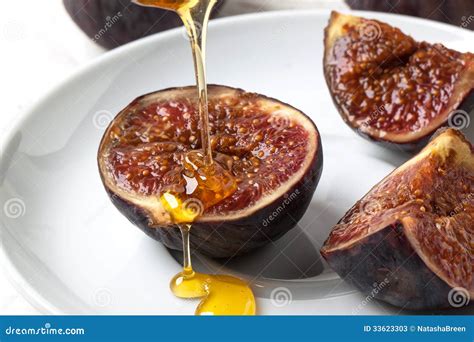 How much fat is in fig and honey noughty - calories, carbs, nutrition