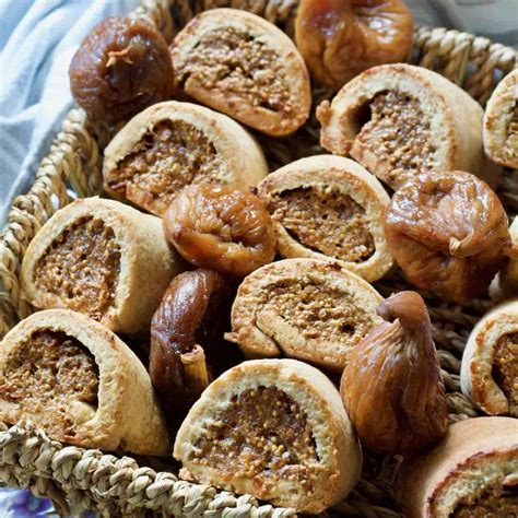 How much fat is in fig rolls - calories, carbs, nutrition