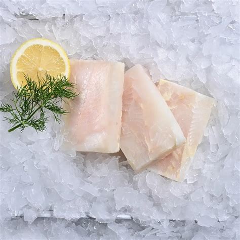 How much fat is in fillet of hoki with lemon and chilli - calories, carbs, nutrition