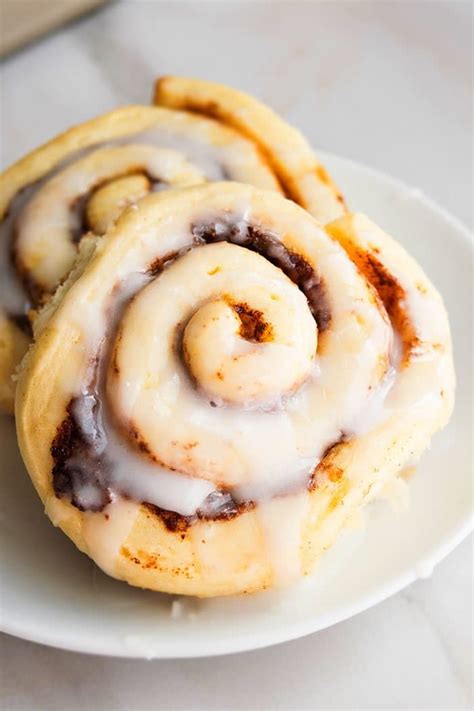 How much fat is in filling for house made cinnamon rolls - calories, carbs, nutrition