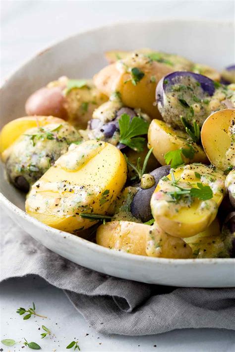 How much fat is in fingerling potato salad - calories, carbs, nutrition