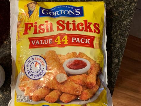 How much fat is in fish sticks - calories, carbs, nutrition