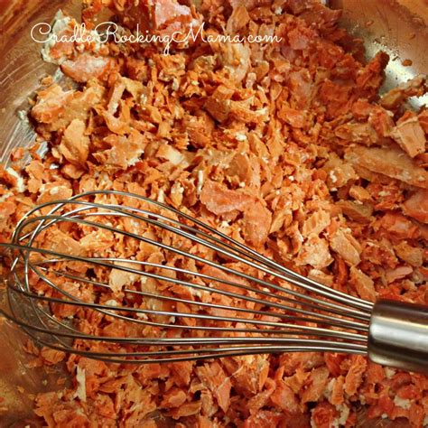 How much fat is in flaked roast salmon, sliced egg, baby gem & dijon mayonnaise - calories, carbs, nutrition