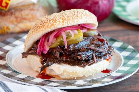 How much fat is in florida style bbq beef with onion roll - calories, carbs, nutrition