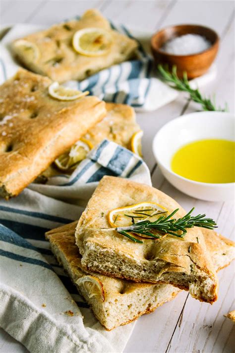 How much fat is in focaccia lemon rosemary turkey sandwich (30884.9) - calories, carbs, nutrition