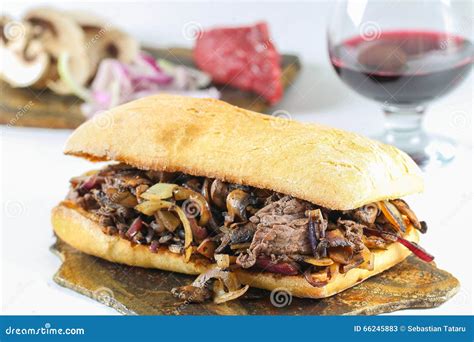 How much fat is in french onion beef melt ciabatta - calories, carbs, nutrition