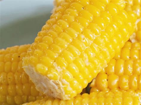 How much fat is in fresh corn on the cob - calories, carbs, nutrition