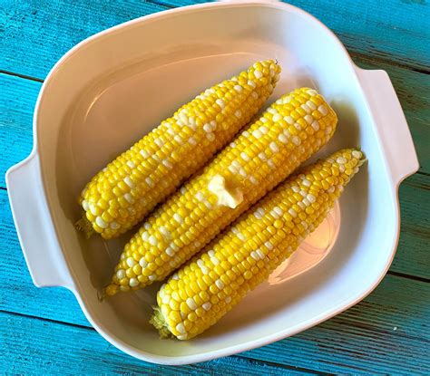 How much fat is in fresh corn on the cob, steamed - calories, carbs, nutrition