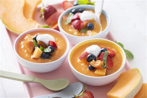 How much fat is in fresh fruit gazpacho - calories, carbs, nutrition