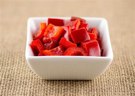 How much fat is in fresh red bell peppers diced (63107.0) - calories, carbs, nutrition