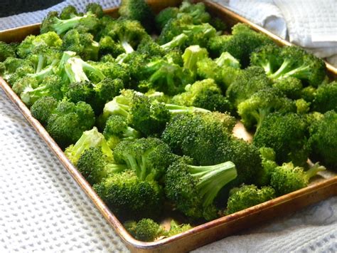 How much fat is in fresh steamed broccoli florets - calories, carbs, nutrition